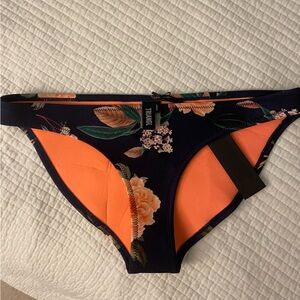 💗NWT TRIANGL SWIM BIKINI BOTTOMS SIZE LARGE 100% NEOPRENE BRAND NEW BLUE FLORAL